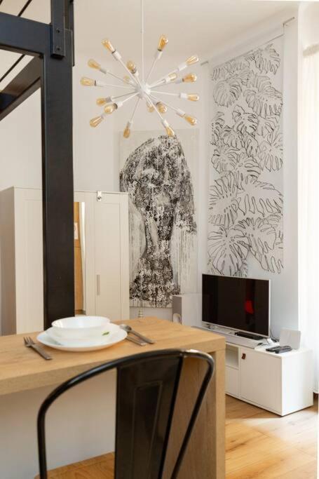 Stylish And Smart Apartment In The Center ブダペスト エクステリア 写真